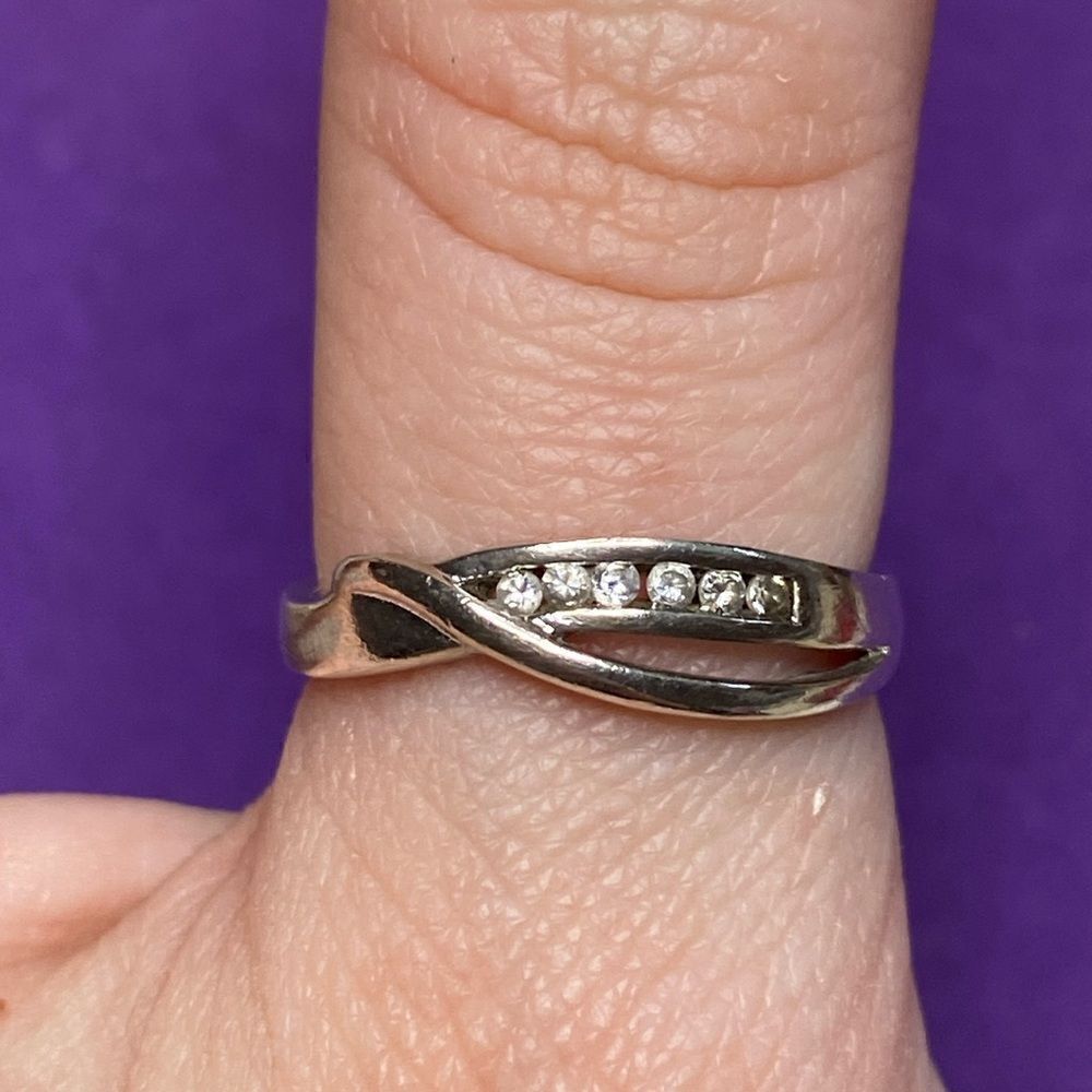 💛 925 CZ Bypass Ring - Picture 2 of 4